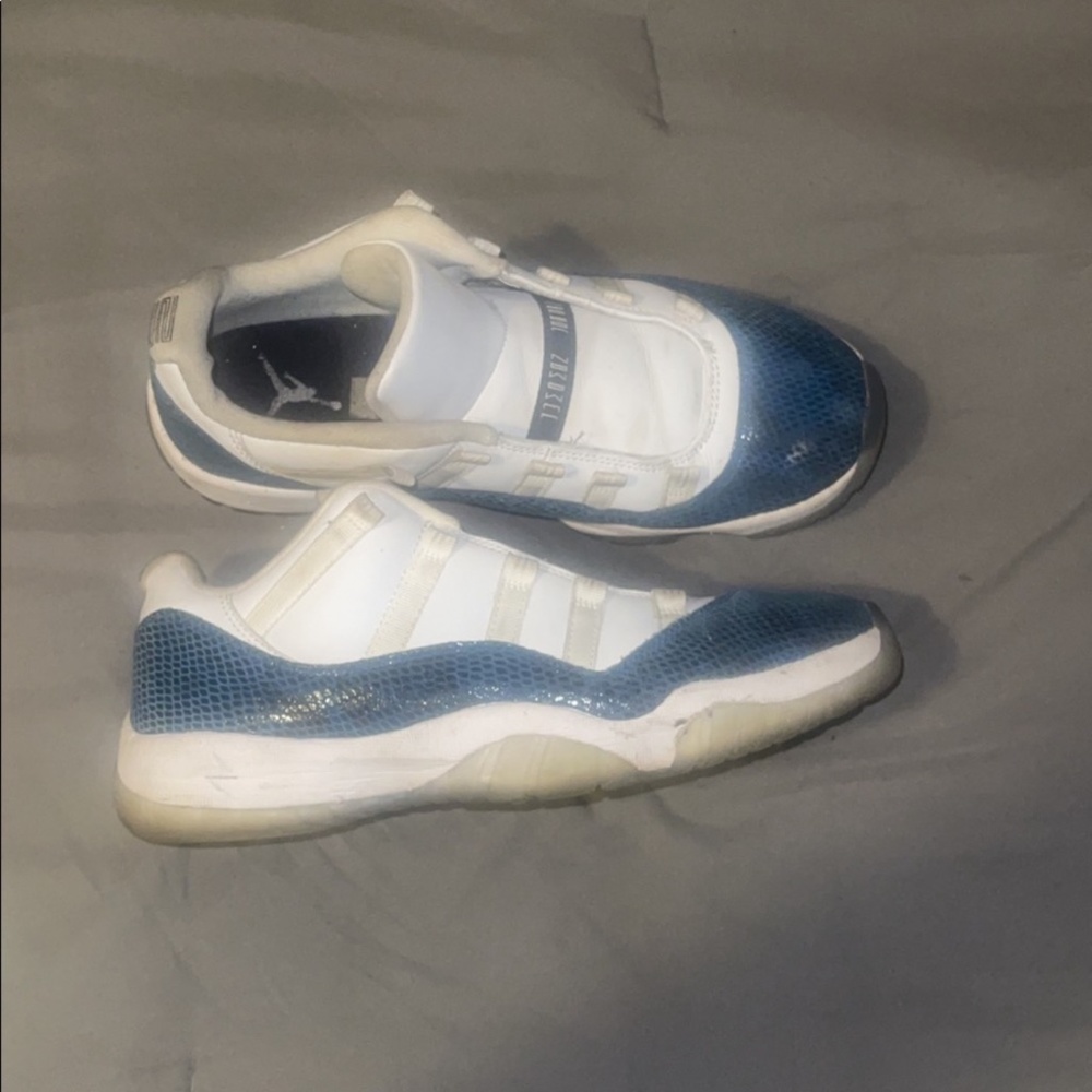 blue snakeskin jordan 11 low